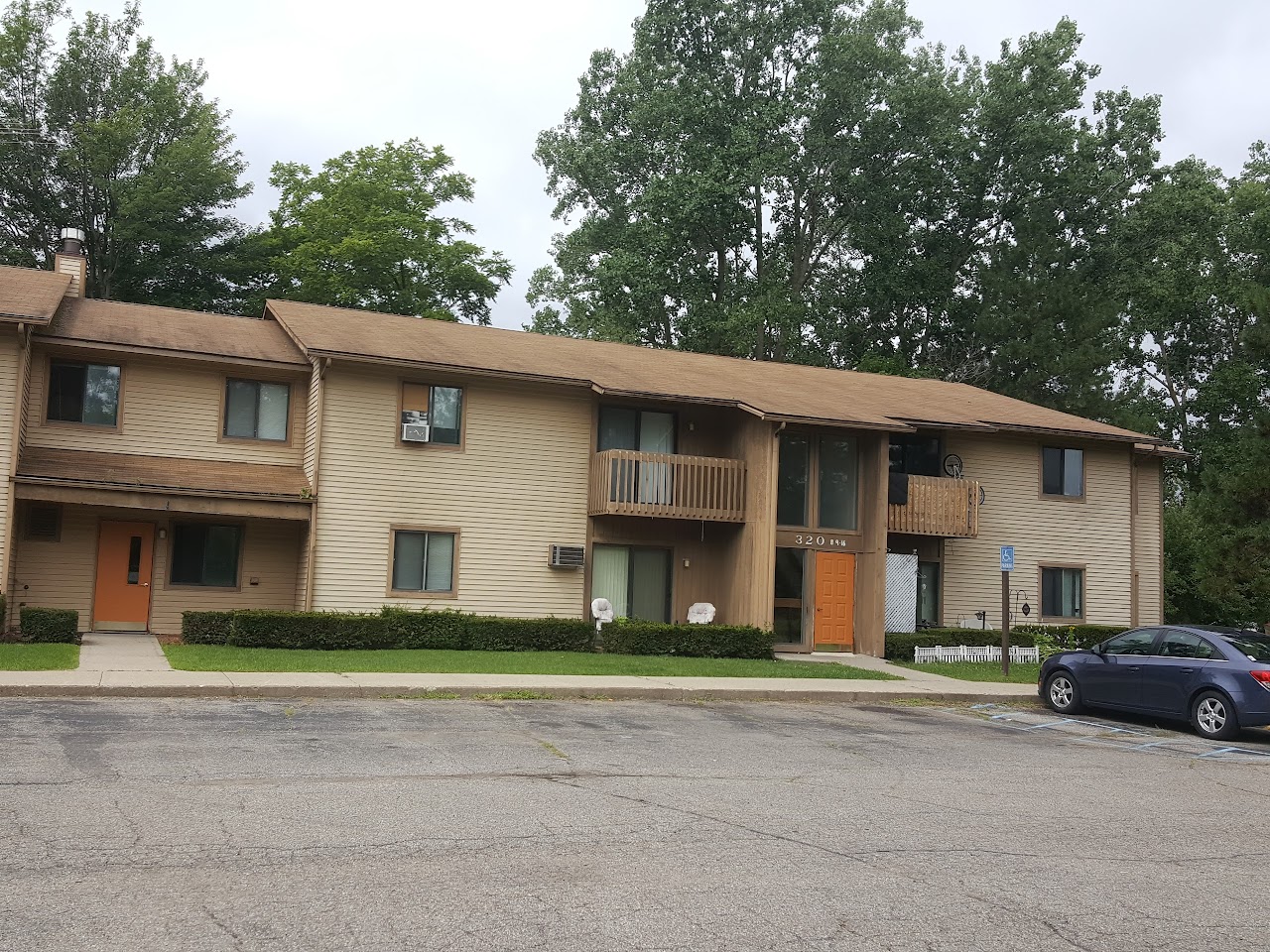 Photo of WHITEHILLS APTS II. Affordable housing located at 322 ALGER ST HOWELL, MI 48843