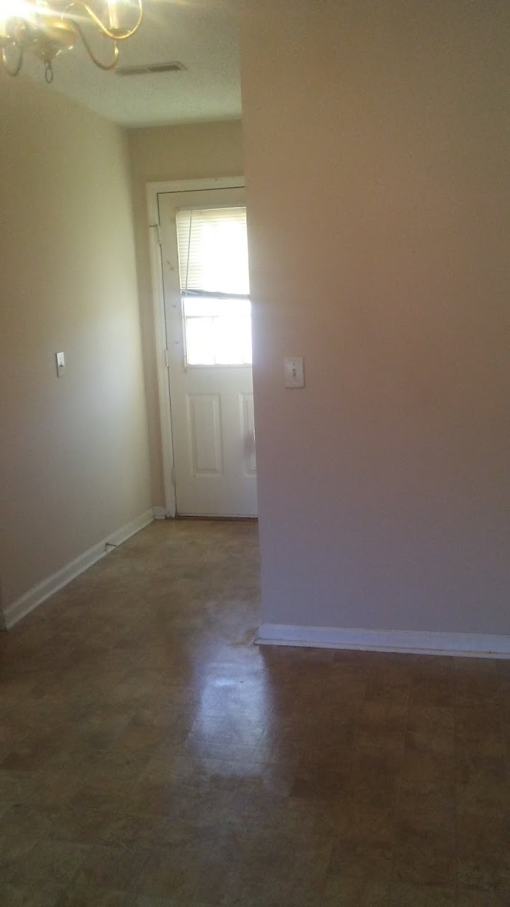 Photo of ATHENS SQUARE. Affordable housing located at 1601 W ELM ST ATHENS, AL 35611
