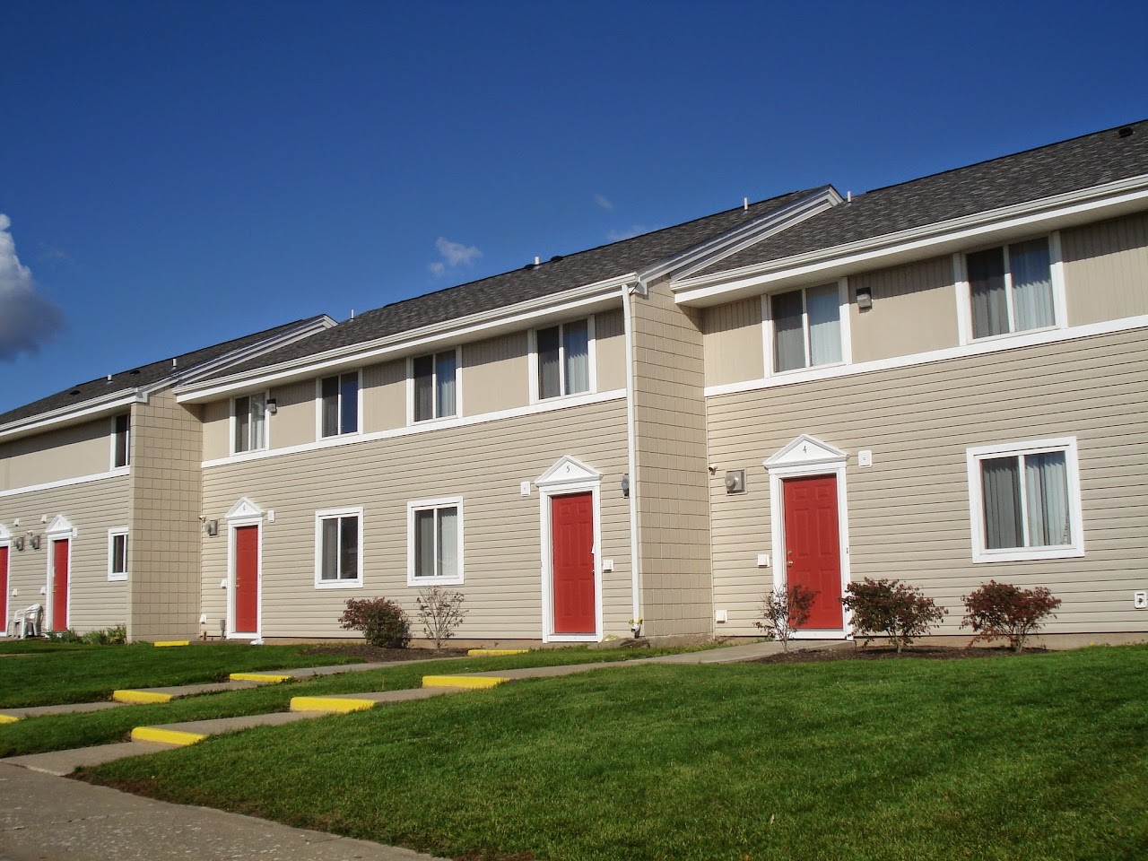 Photo of FOXWOOD PLACE. Affordable housing located at 6110 RUHLMANN RD LOCKPORT, NY 14094