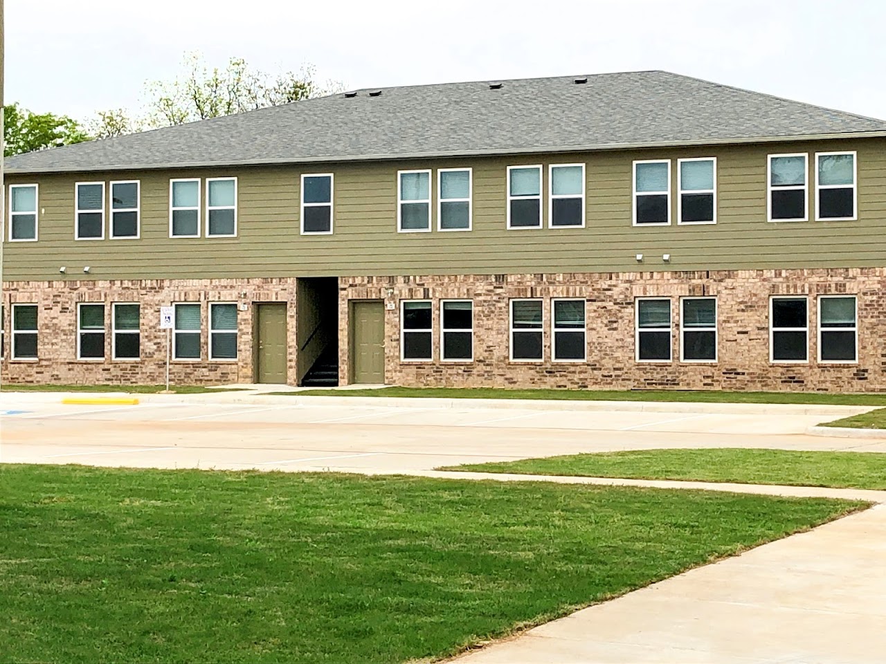 Photo of DIXON PARK APARTMENTS. Affordable housing located at 1224 N 1ST AVE DURANT, OK 74701
