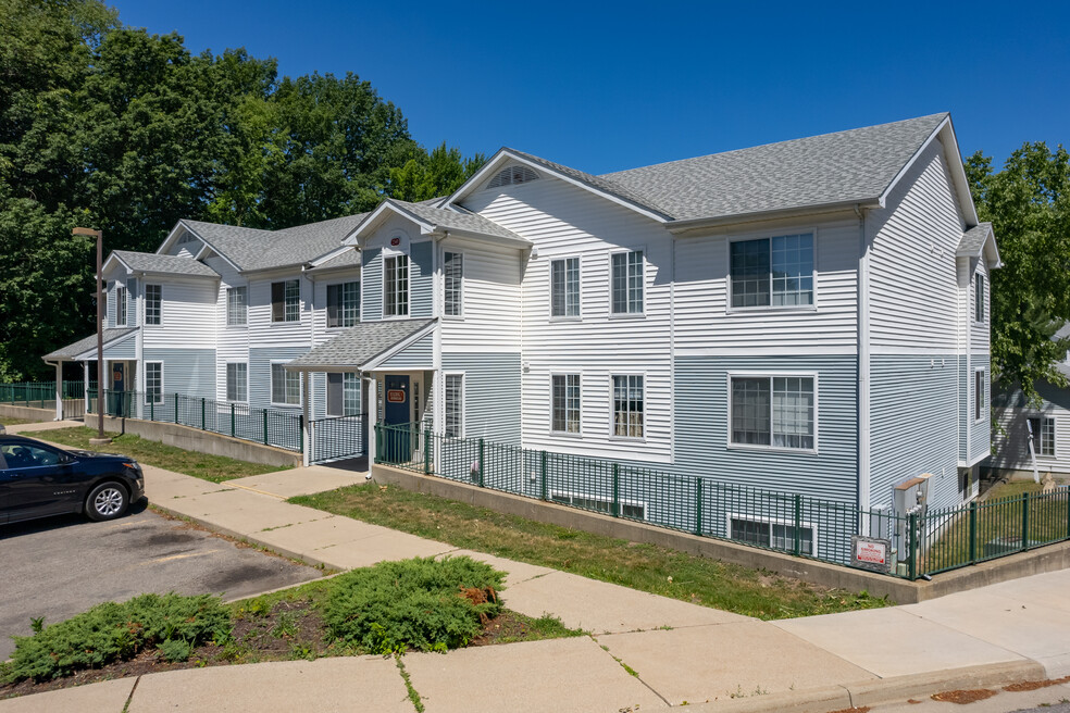 Photo of EASTBROOK APTS. Affordable housing located at 2329 TIMBERBROOK DR SE GRAND RAPIDS, MI 49546