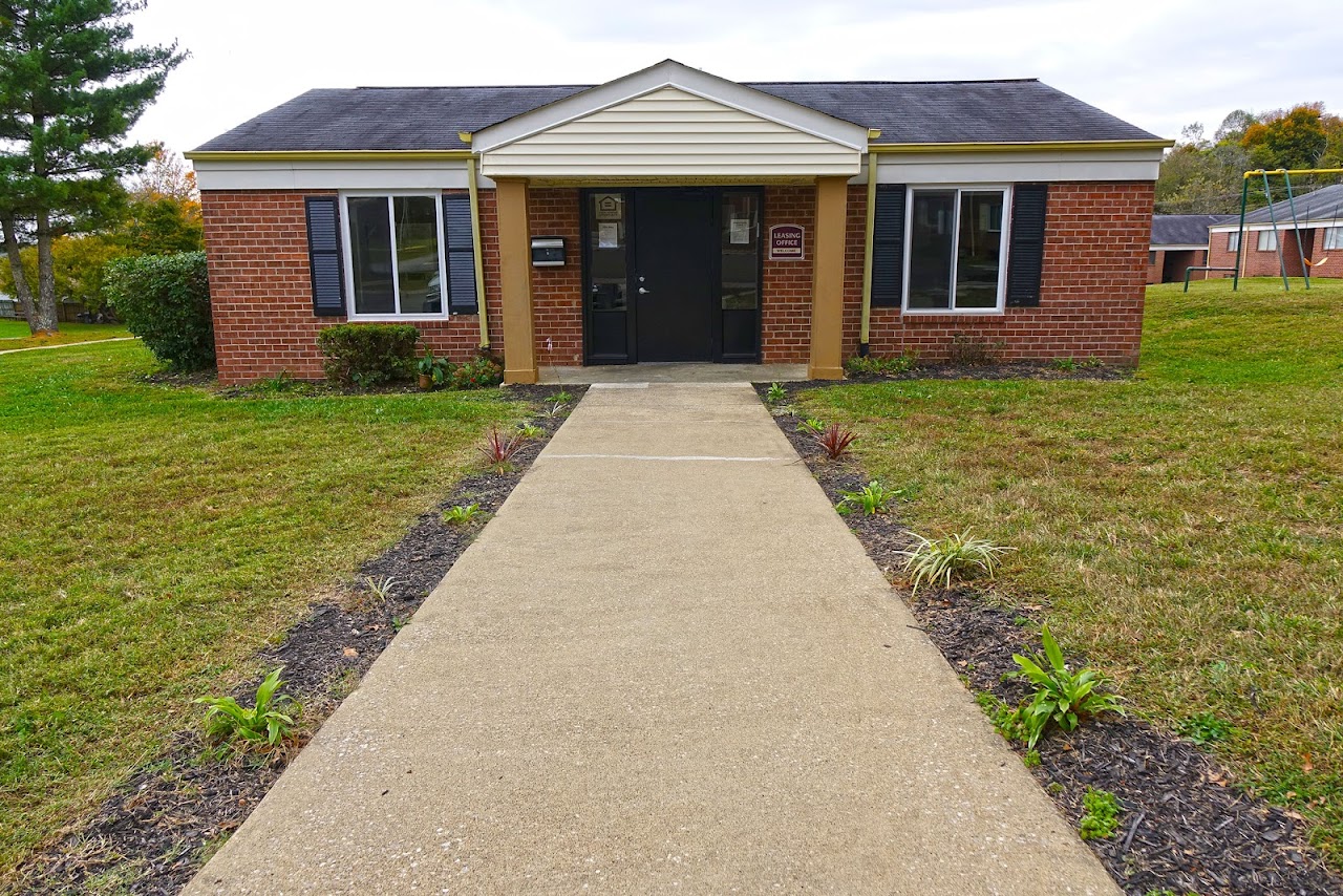 Photo of GREENWOOD APARTMENTS. Affordable housing located at WEST MAIN STREET HORSE CAVE, KY 42749