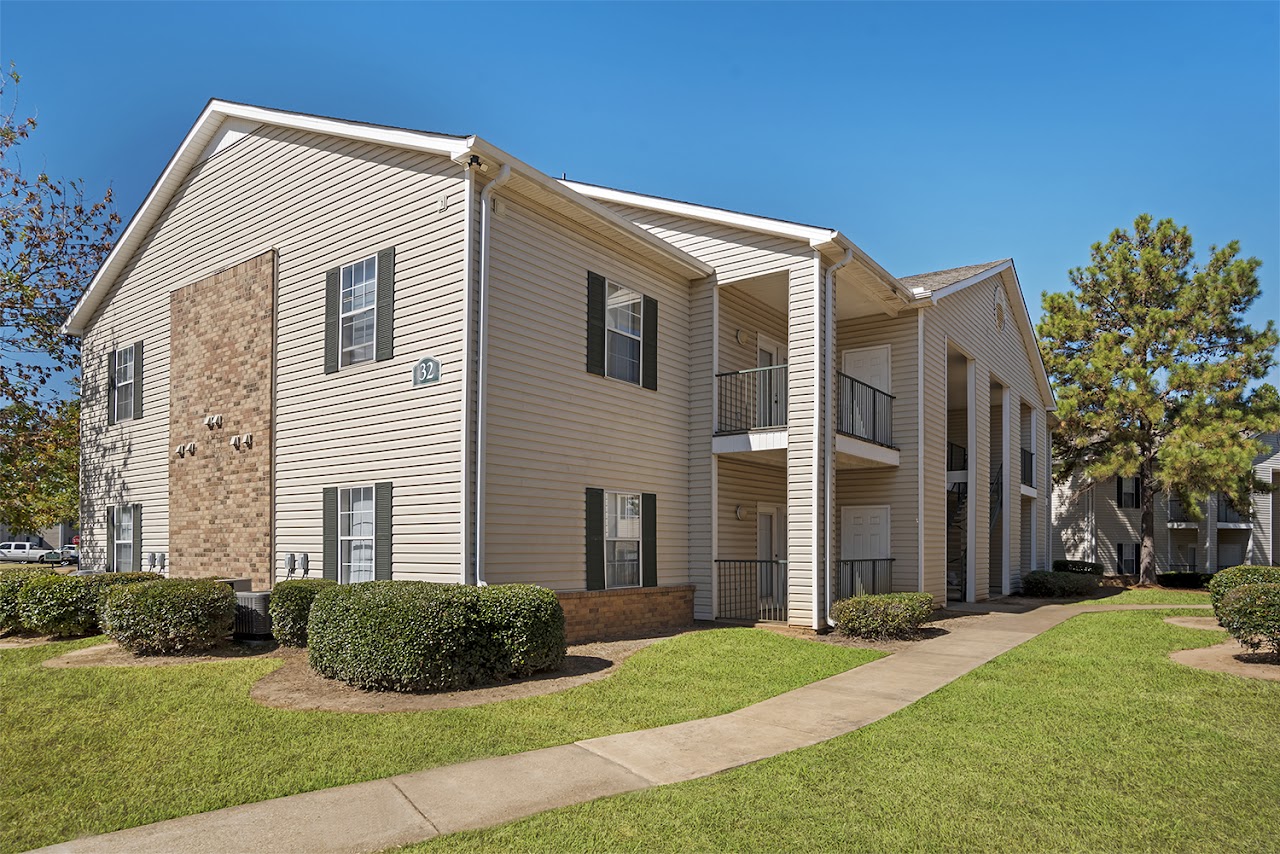 Photo of COLONY PARK APTS at 400 COLONY PARK DR PEARL, MS 39208