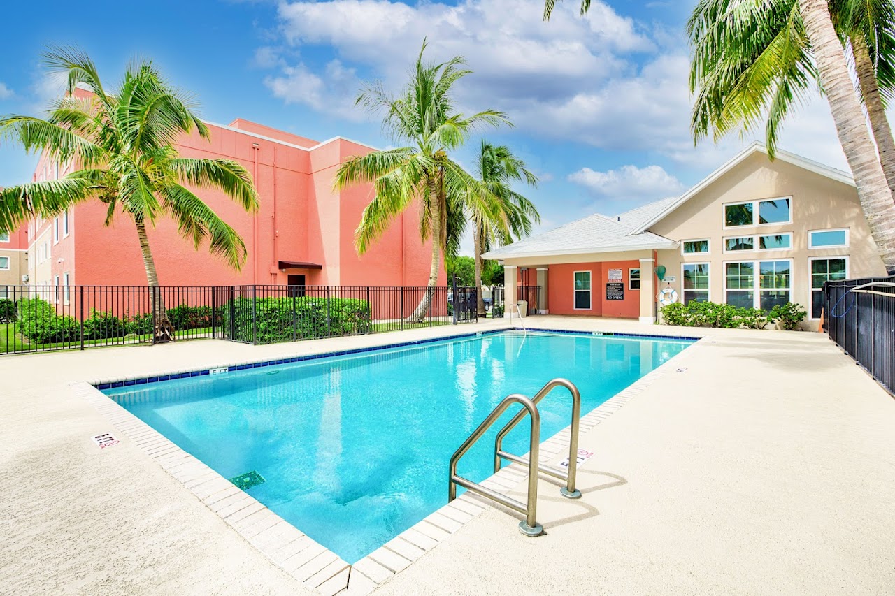 Photo of LAKE MANGONIA. Affordable housing located at 2100 N AUSTRALIAN AVE WEST PALM BEACH, FL 33407