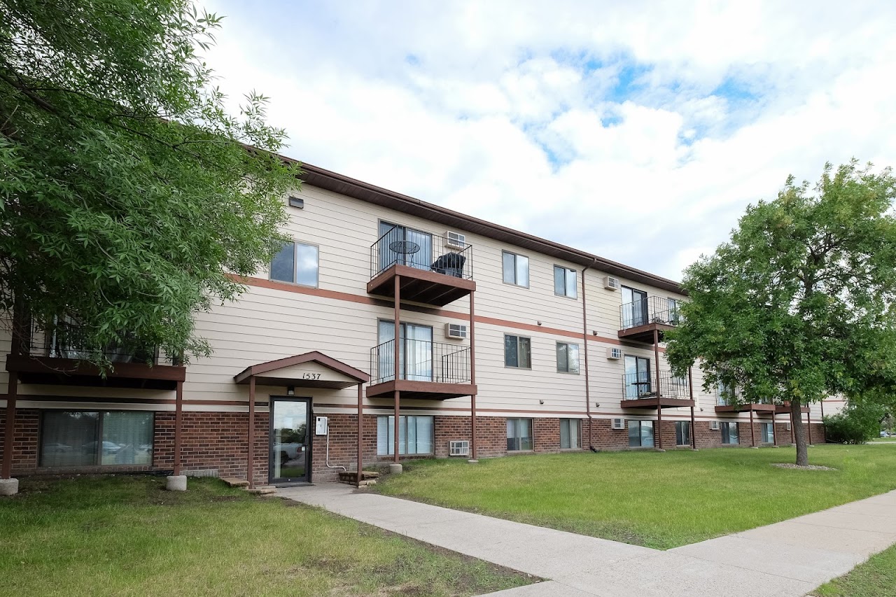 Photo of CARLSON PLACE APTS at 1519 48TH ST SW FARGO, ND 58103