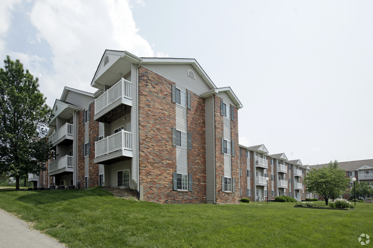 Photo of HERITAGE PLACE SENIOR LIVING at 10701 ST COSMAS LN ST ANN, MO 63074