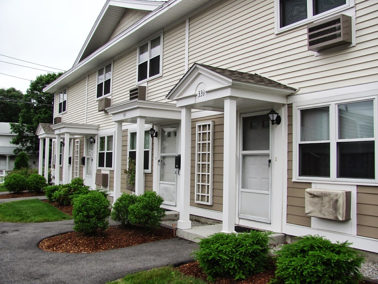 Photo of GEORGETOWNE HOMES ONE A at 400A GEORGETOWNE DR BOSTON, MA 02136