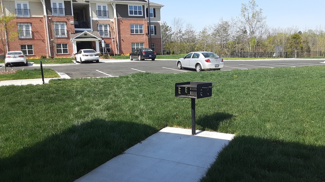 Photo of AVONDALE TRACE at 5206 W WENDOVER AVENUE HIGH POINT, NC 27265