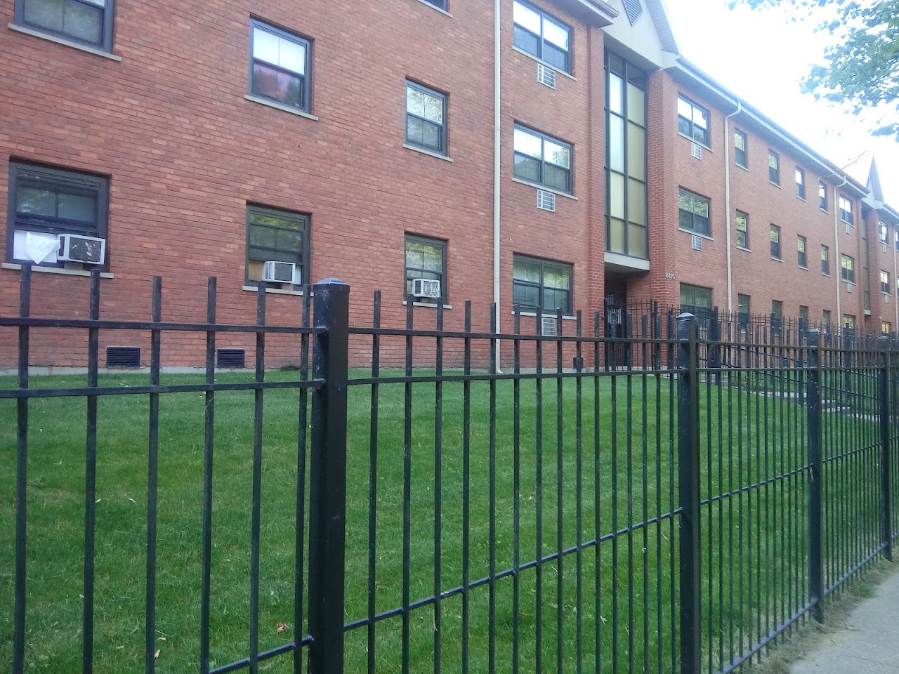 Photo of STONE TERRACE APARTMENT. Affordable housing located at 8409 S VINCENNES CHICAGO, IL 60620