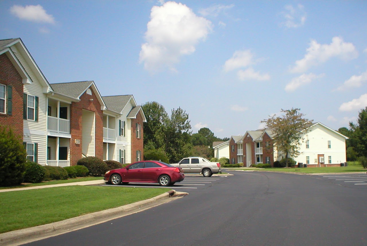 Photo of LAUREL POINTE II APARTMENTS. Affordable housing located at 660 E NEW HOPE RD GOLDSBORO, NC 27534