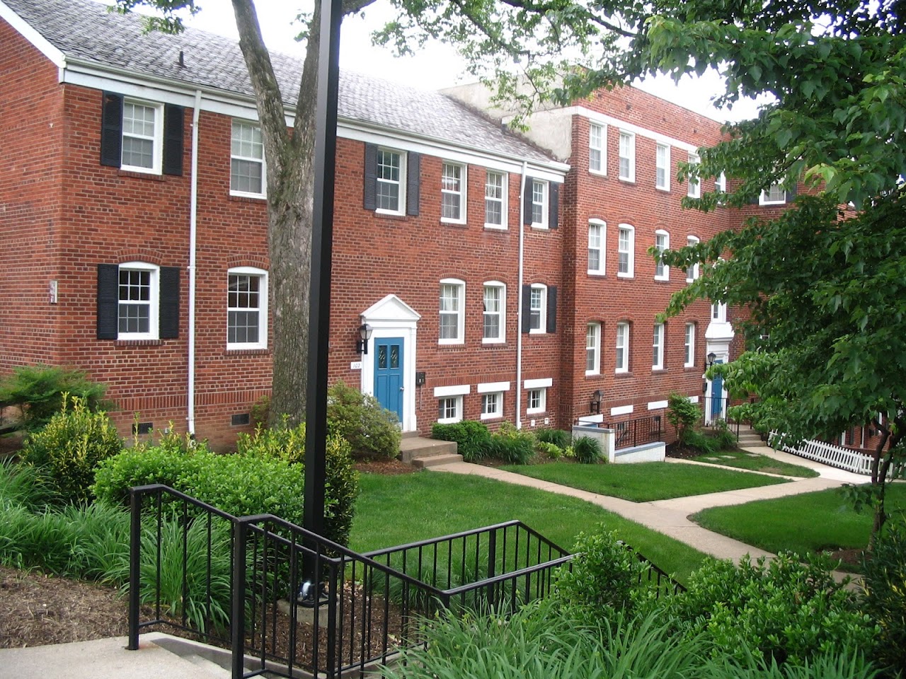 Photo of WHITEFIELD COMMONS. Affordable housing located at 204 N THOMAS ST ARLINGTON, VA 22203