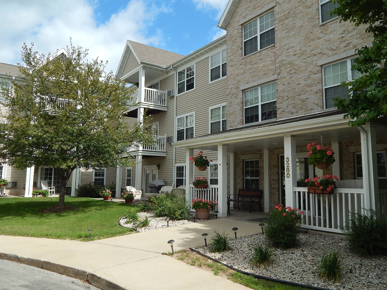 Photo of HILLSIDE WOODS APTS. Affordable housing located at 3280 HILLSIDE DR DELAFIELD, WI 53018