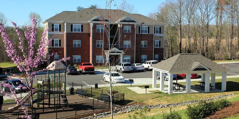 Photo of EDGEWOOD PLACE. Affordable housing located at 1510 EDGEWOOD DRIVE MOUNT AIRY, NC 27030