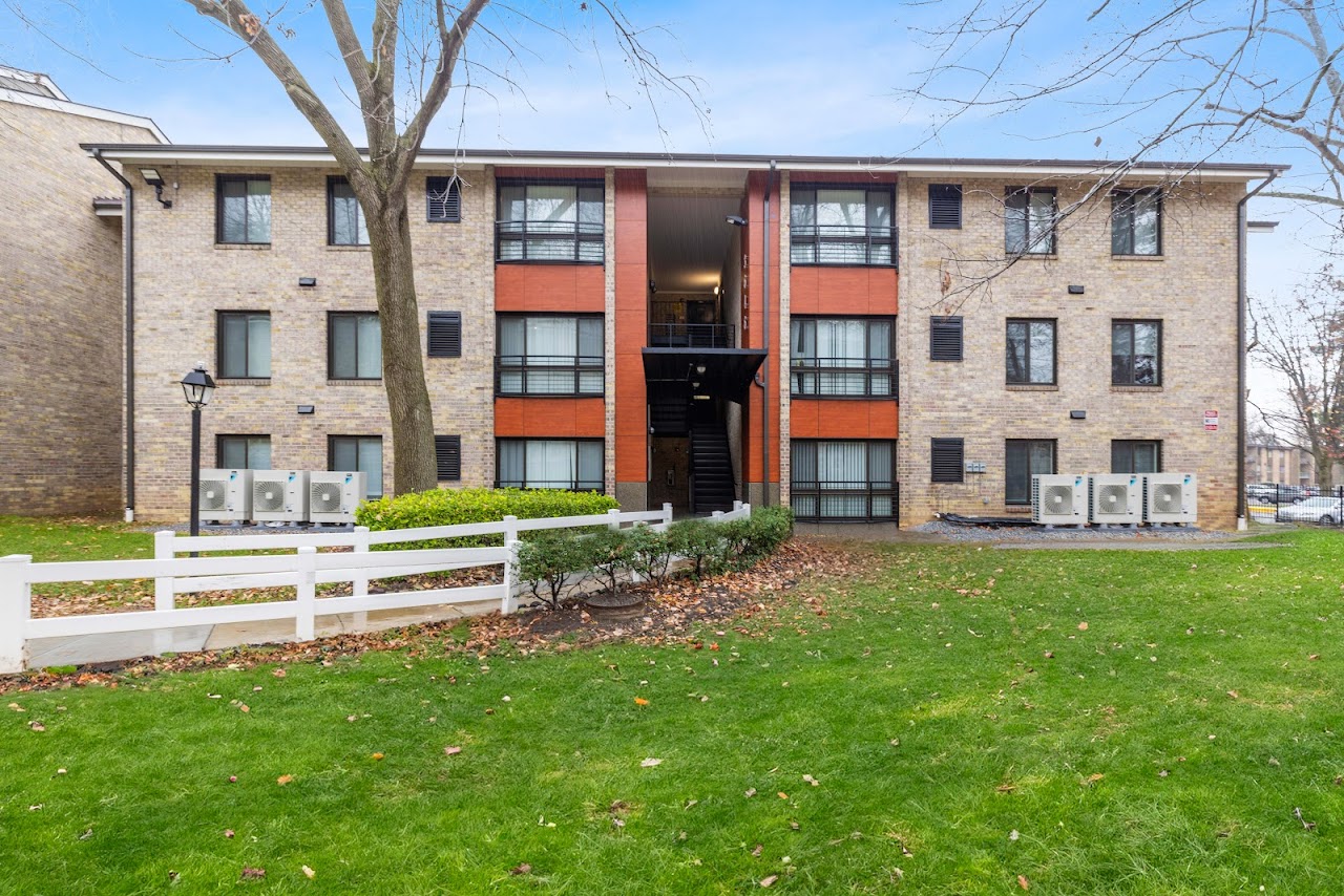 Photo of GEORGIAN COURT. Affordable housing located at 3600 BEL PRE RD SILVER SPRING, MD 20906