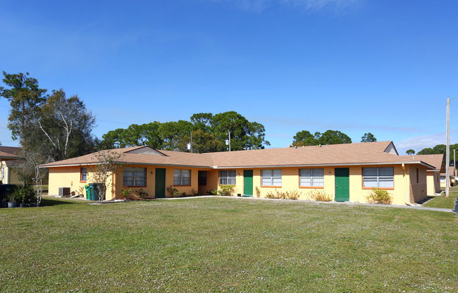 Photo of SANDERS PINES. Affordable housing located at 2411 SANDERS PINE CIR IMMOKALEE, FL 34142