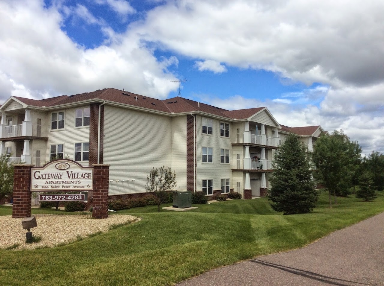 Photo of GATEWAY VILLAGE APARTMENTS. Affordable housing located at 1466 SAINT PETER AVE DELANO, MN 55328