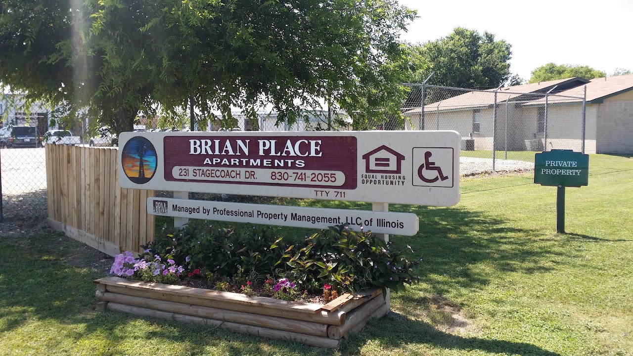 Photo of BRIAN PLACE APARTMENTS at 231 STAGE COACH DR HONDO, TX 78861