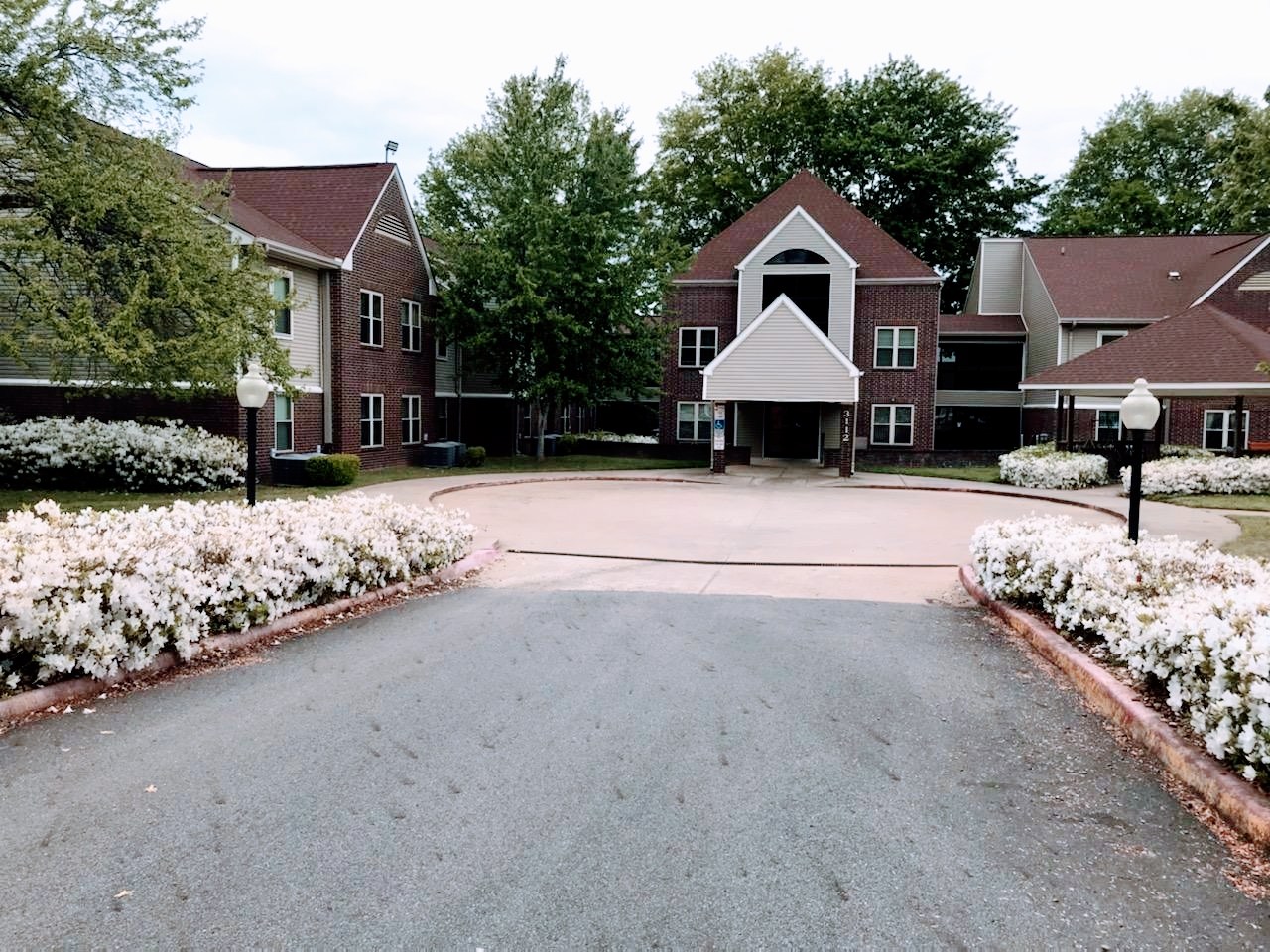 Photo of INGLEWOOD MANOR APARTMENTS at 3112 W 2ND CT RUSSELLVILLE, AR 72801