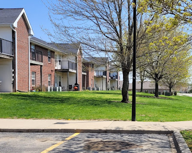 Photo of TURNBERRY SQUARE. Affordable housing located at 304 TURNBERRY DR BLOOMINGTON, IL 61701