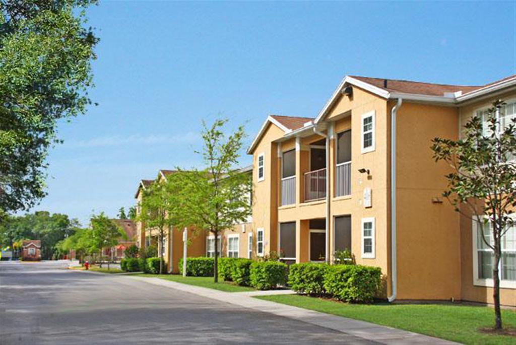 Photo of MARINER'S COVE - TAMPA. Affordable housing located at 4012 MARINERS COVE CT TAMPA, FL 33610