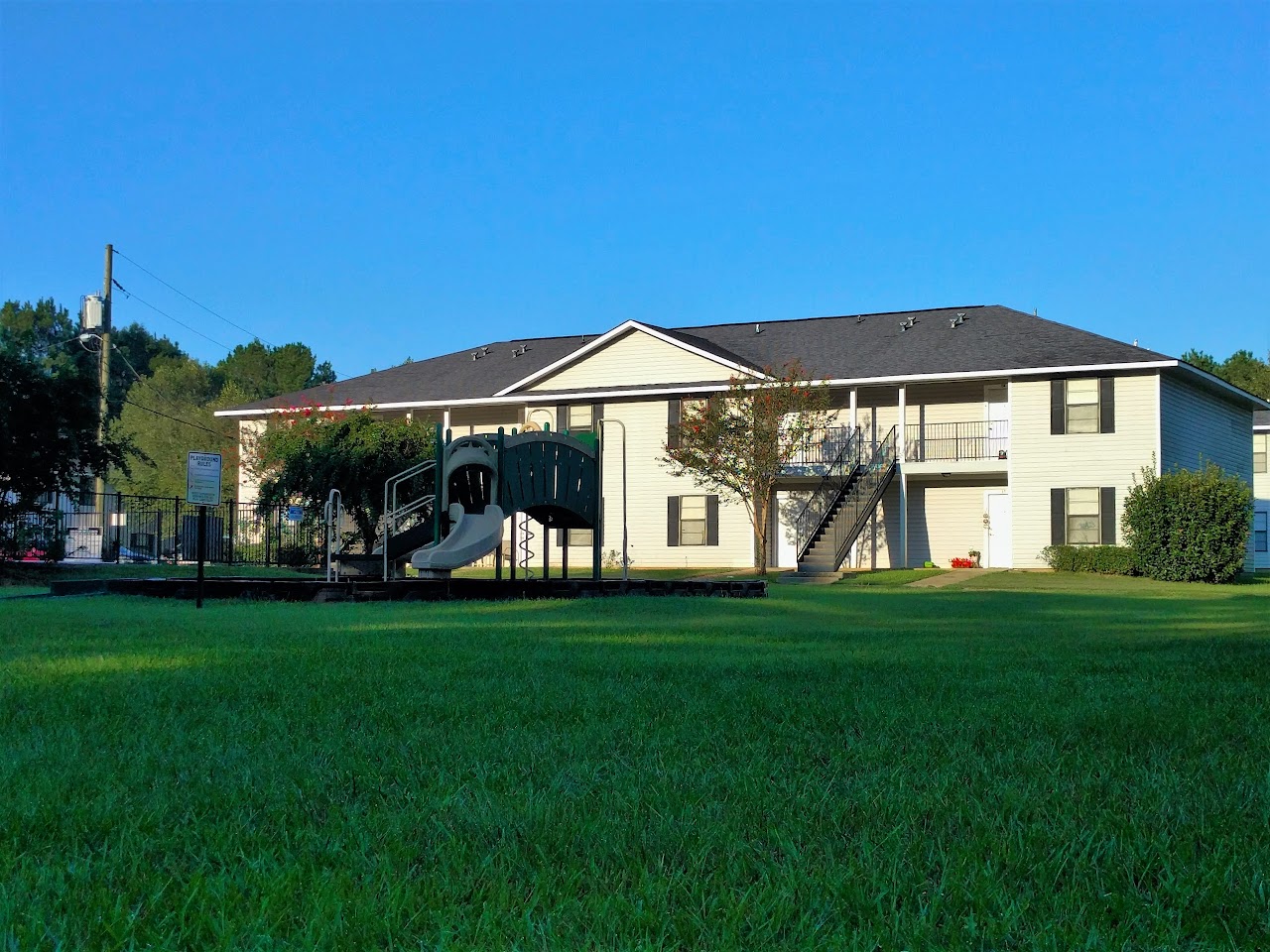 Photo of VILLAGE GREEN. Affordable housing located at 2530 W. BARNNETT SPRINGS RUSTON, LA 71270
