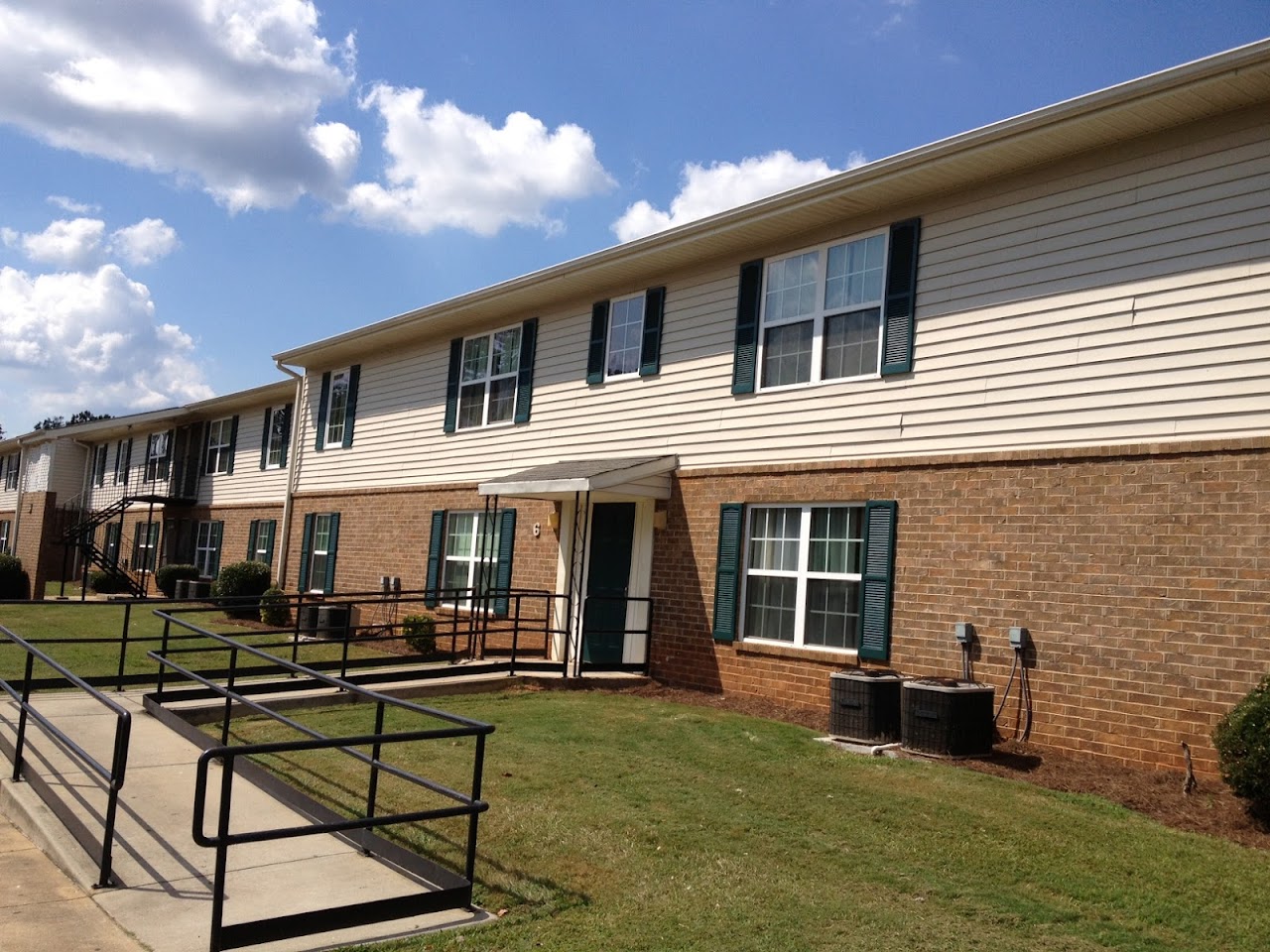 Photo of UNION HILL APARTMENTS. Affordable housing located at 235 UNION HILL DR FORSYTH, GA 31029