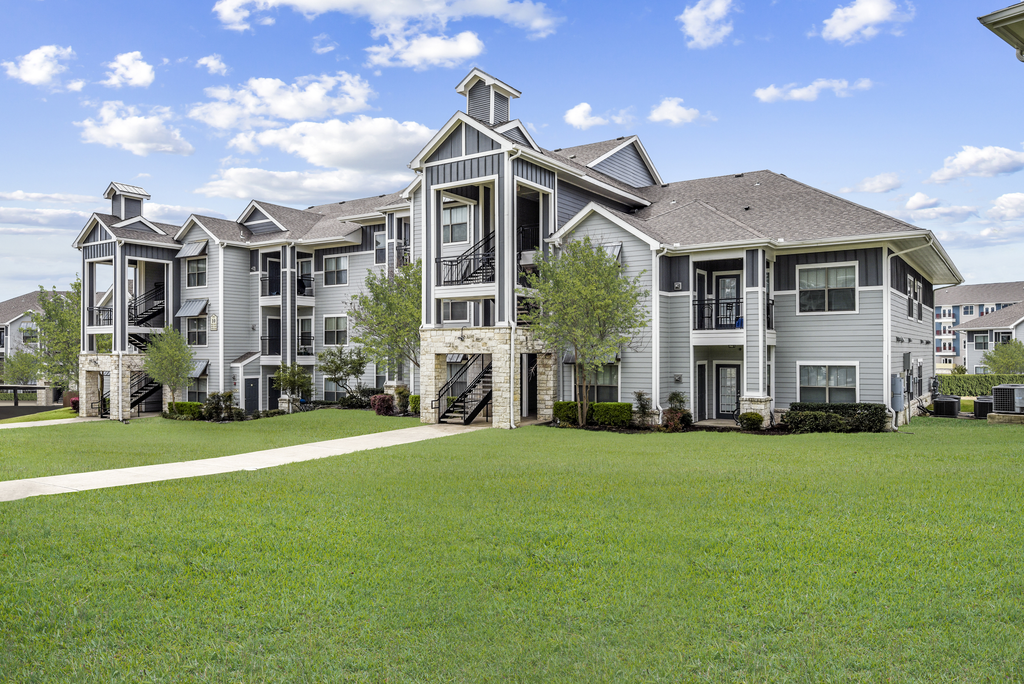 Photo of HARRIS BRANCH APTS. Affordable housing located at 12435 DESSAU RD AUSTIN, TX 78754