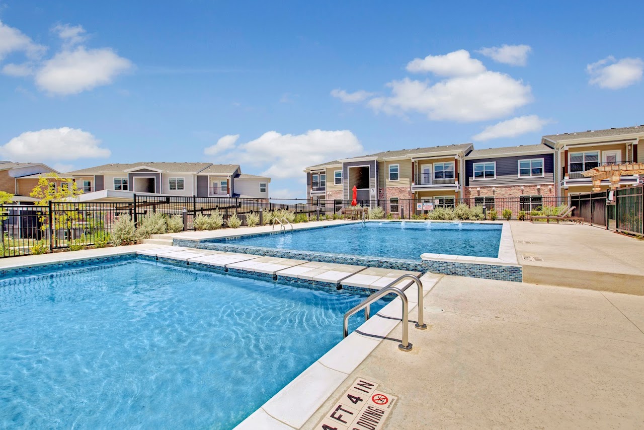Photo of AUSTIN MANOR APARTMENT HOMES at BELLINGHAM AND BOYCE RD AUSTIN, TX 78653