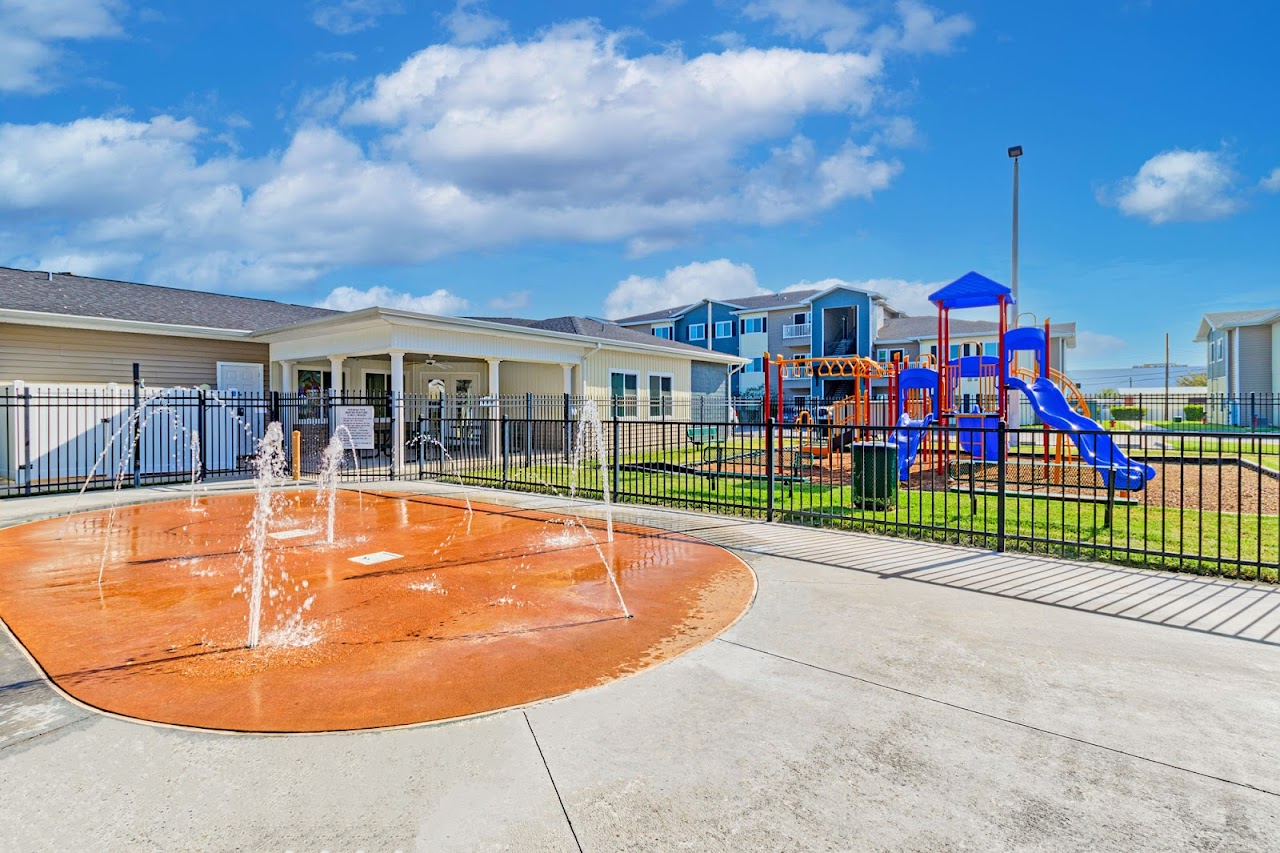 Photo of PARKSIDE COMMONS. Affordable housing located at 6470 PARK BOULEVARD PINELLAS PARK, FL 33761