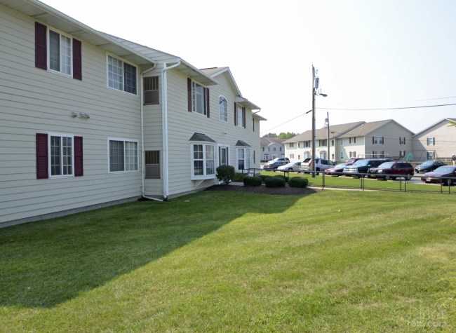 Photo of BRENTWOOD APTS II. Affordable housing located at 249 BRENTWOOD DR PAINESVILLE, OH 44077