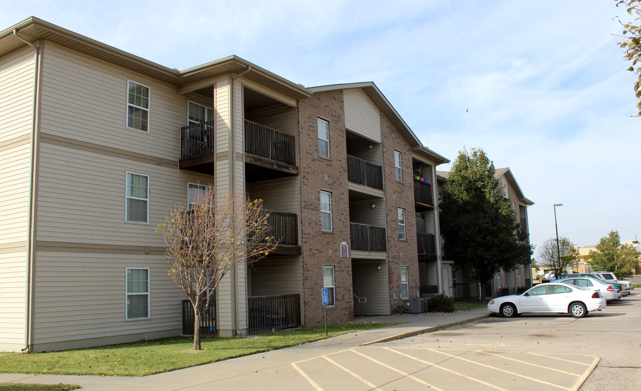 Photo of PORTER COMMONS APTS. Affordable housing located at 1415 KATIE DR HUTCHINSON, KS 67501