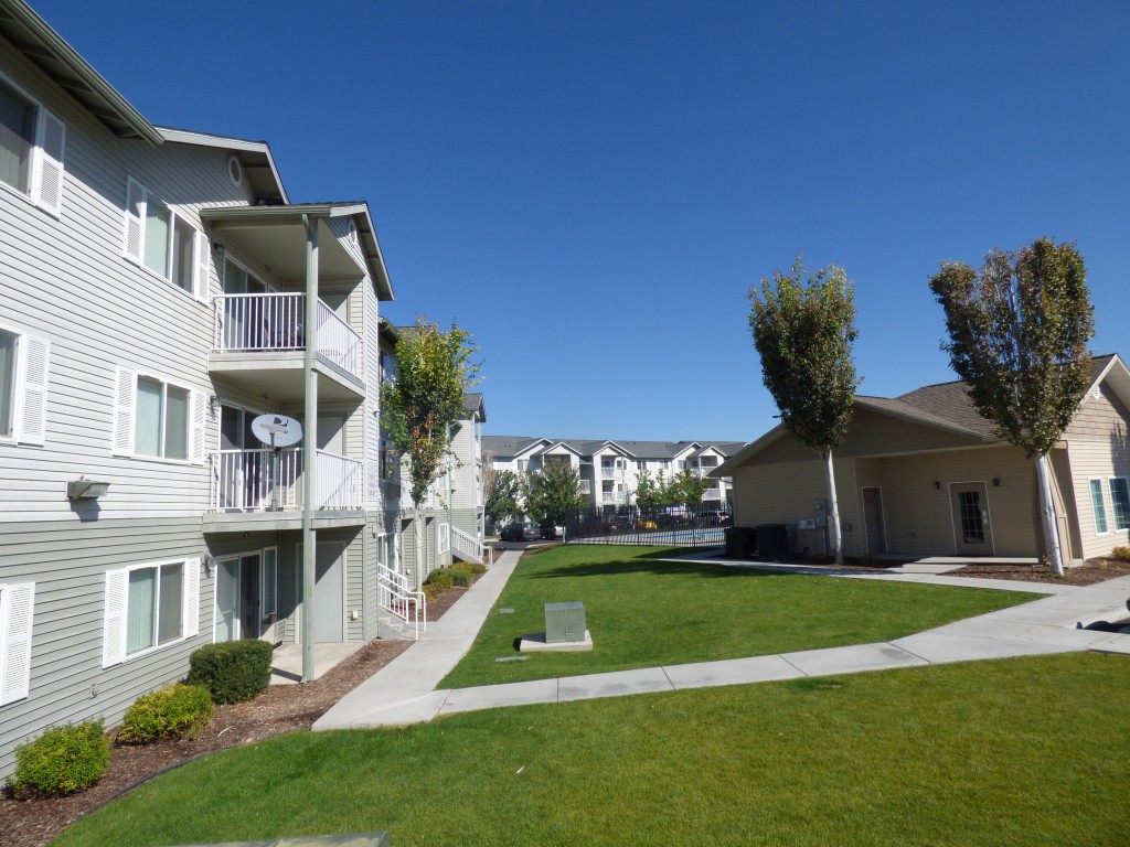 Photo of HERON CREEK APARTMENTS. Affordable housing located at 222 EAST 9TH AVE MOSES LAKE, WA 98837