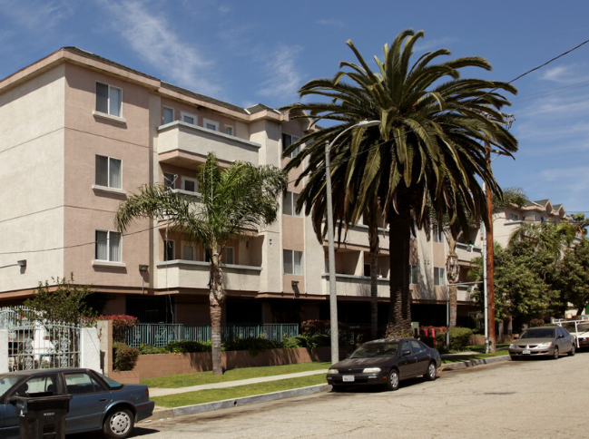 Photo of 127TH STREET APARTMENTS at 550 WEST 127TH STREET LOS ANGELES, CA 90044
