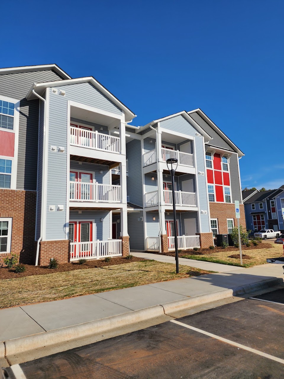 Photo of REDHILL POINTE. Affordable housing located at 2931 W VANDALIA RD GREENSBORO, NC 27407