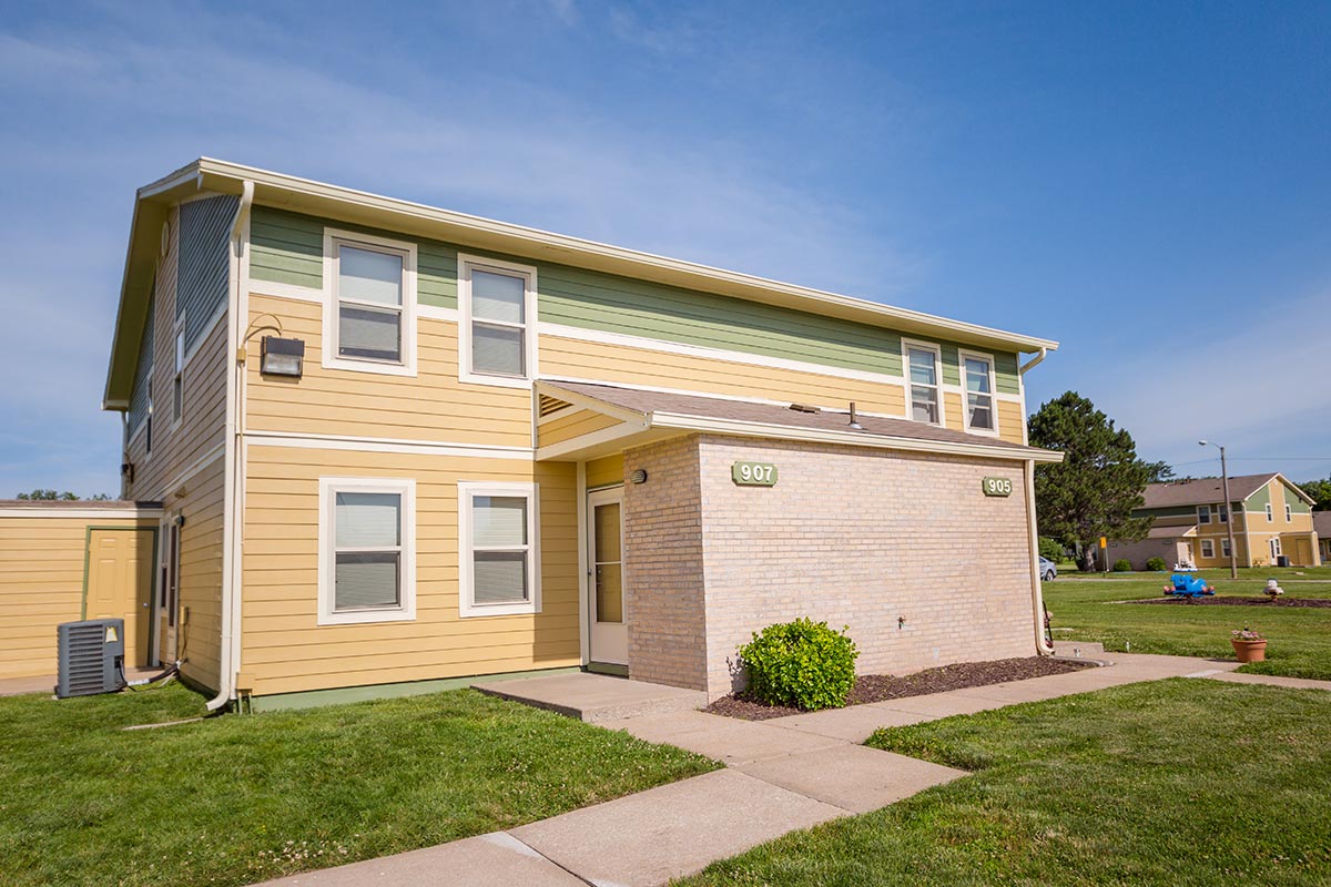 Photo of LOM VISTA. Affordable housing located at 900 MELODY LN OSAWATOMIE, KS 66064