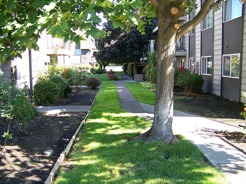 Photo of VALLEY PINES APTS. Affordable housing located at 645 ROYAL AVE MEDFORD, OR 97504