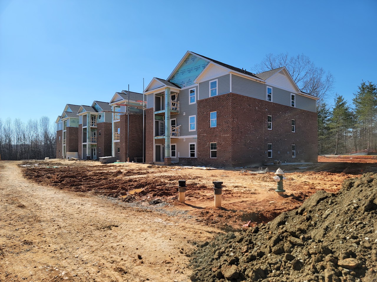 Photo of THE LOFTS AT ELMSLEY CROSSING. Affordable housing located at 506 511 KALLAMDALE RD GREENSBORO, NC 27406