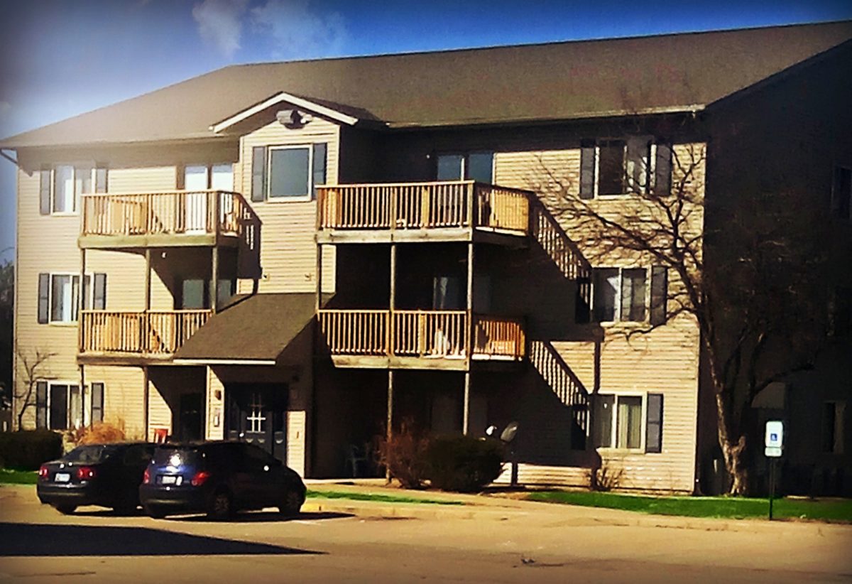 Photo of SPRINGMEADOW APTS at 3101 BUTLER ST SPRINGFIELD, IL 62703