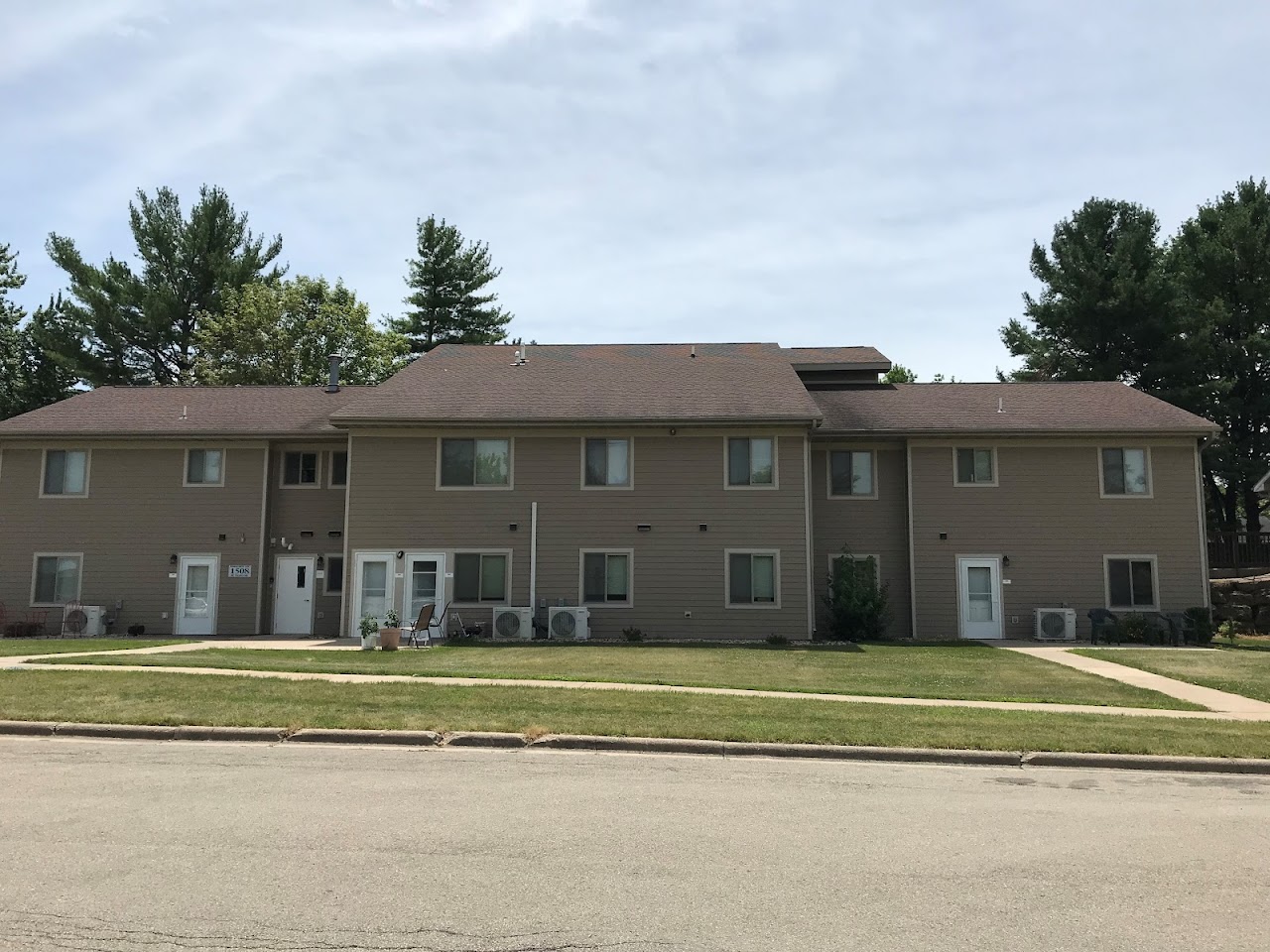 Photo of PARVIEW APTS. Affordable housing located at 1516 DE VALERA DR PLATTEVILLE, WI 53818