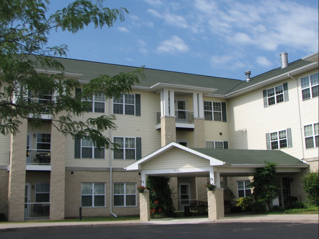 Photo of SUNRISE VILLAGE SENIOR APTS. Affordable housing located at 2500 TENTH AVE SOUTH MILWAUKEE, WI 53172
