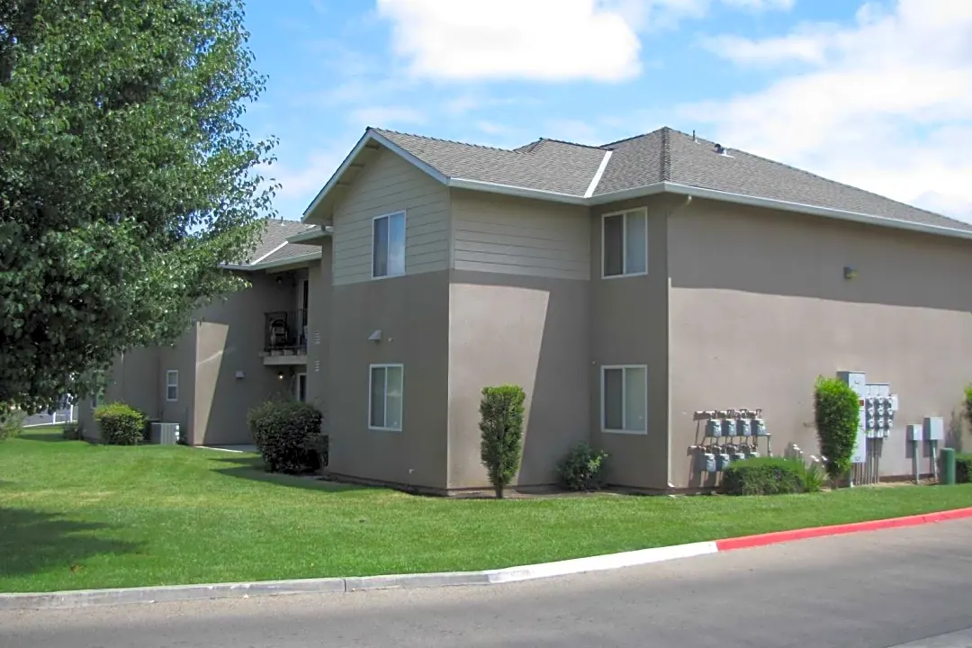 Photo of COLLEGE PARK APTS (DINUBA). Affordable housing located at 1850 S COLLEGE AVE DINUBA, CA 93618