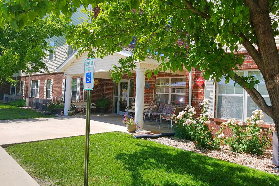 Photo of WYNDAM PLACE SENIOR RESIDENCES. Affordable housing located at 2734 HALL ST HAYS, KS 67601