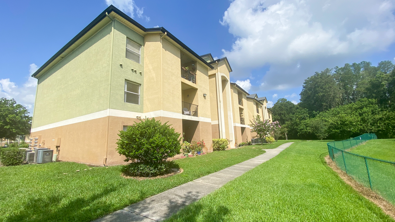 Photo of BUENA VISTA PLACE II. Affordable housing located at 8825 BUENA PL WINDERMERE, FL 34786