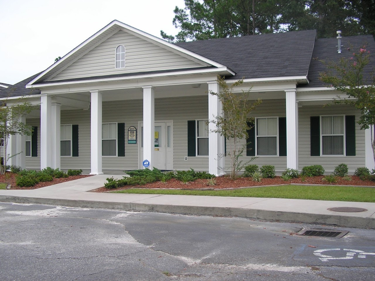 Photo of WARE MANOR. Affordable housing located at 500 WALNUT ST WAYCROSS, GA 31501