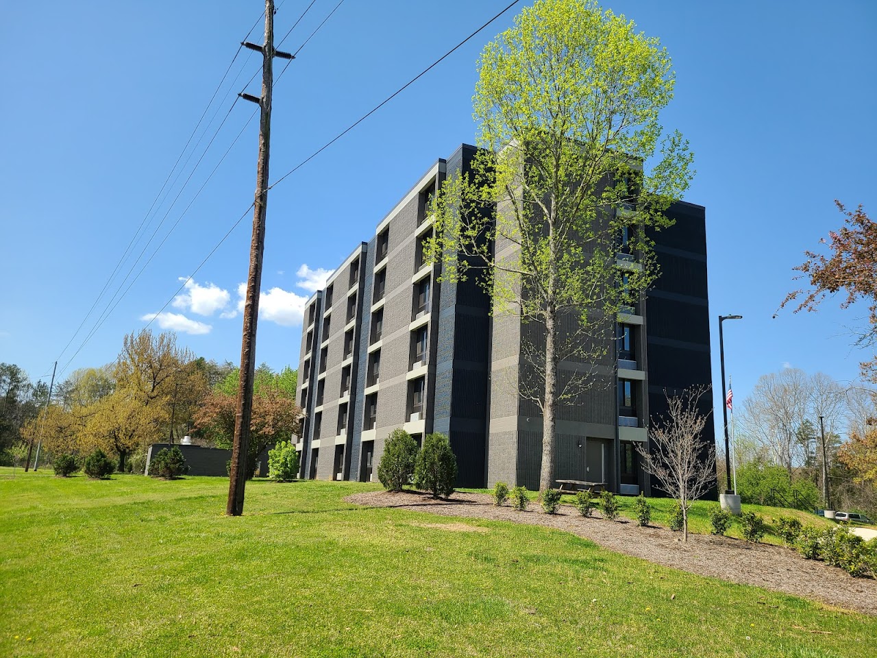 Photo of FRANK CALLAGHAN TOWERS. Affordable housing located at 115 FAIRBANKS ROAD OAK RIDGE, TN 37830