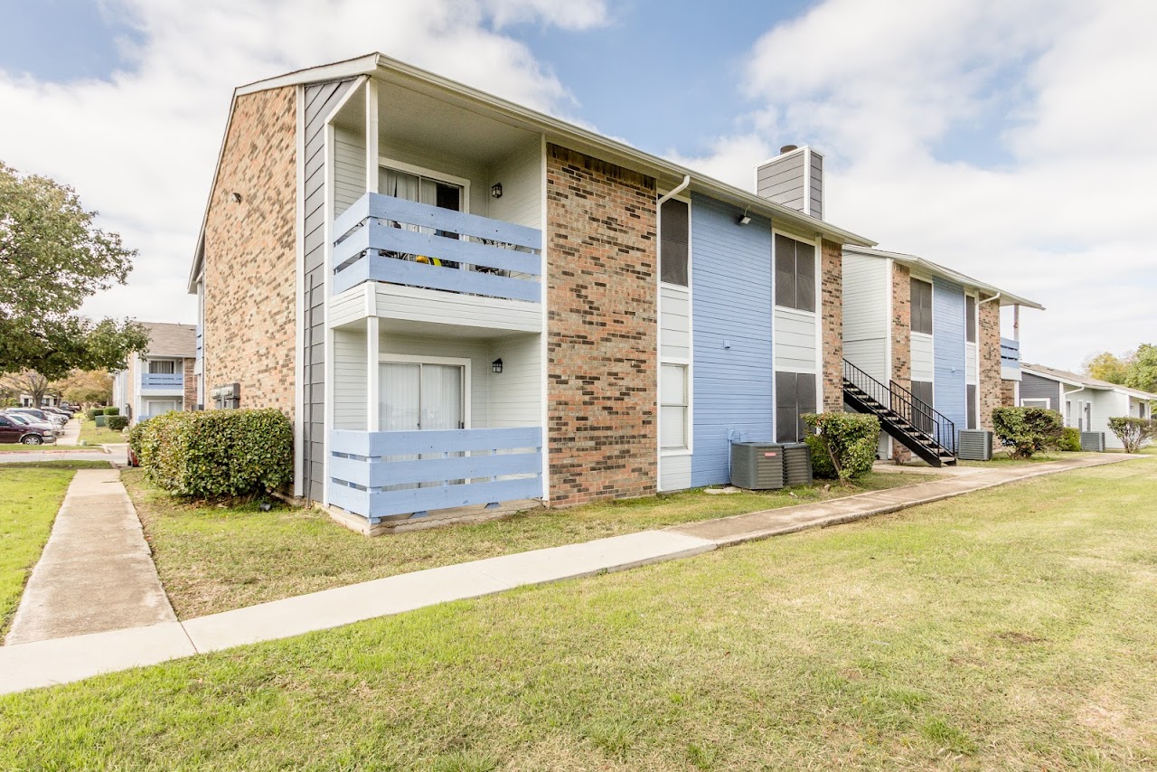 Photo of RUNNING BROOK APTS. Affordable housing located at 1519 RUNNING BROOK DR ARLINGTON, TX 76010
