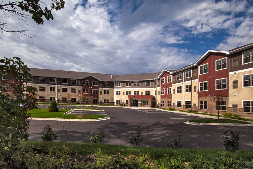 Photo of PICCADILLY SQUARE. Affordable housing located at 70 MAHTOMEDI AVENUE MAHTOMEDI, MN 55115