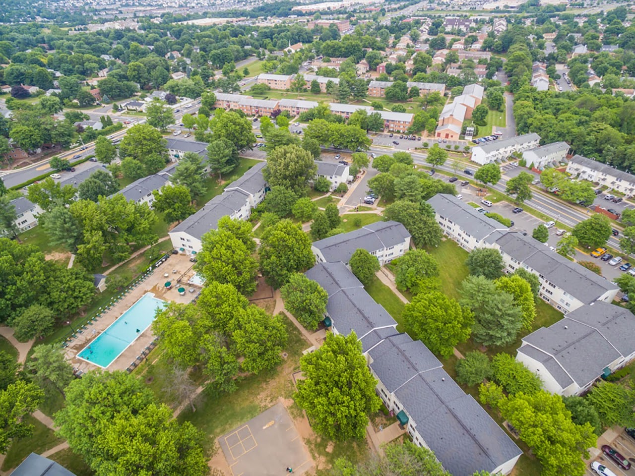 Photo of FIELDS OF LEESBURG I. Affordable housing located at 75 PLAZA ST NE LEESBURG, VA 20176