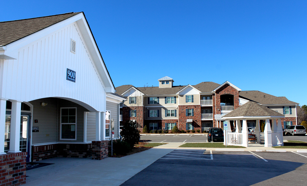 Photo of CAMBRIDGE FARMS APARTMENTS. Affordable housing located at 900 DOCTORS DRIVE KINSTON, NC 28504