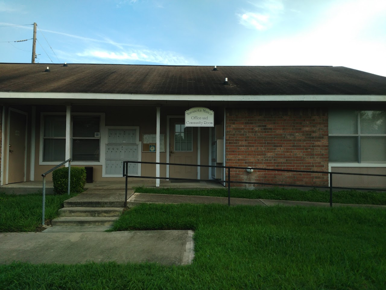 Photo of NAVASOTA MANOR APTS. Affordable housing located at 1015 CHURCH ST NAVASOTA, TX 77868